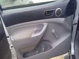 2006 TOYOTA TACOMA SILVER EXTD CAB 2.7 AT  2WD.  Z24853